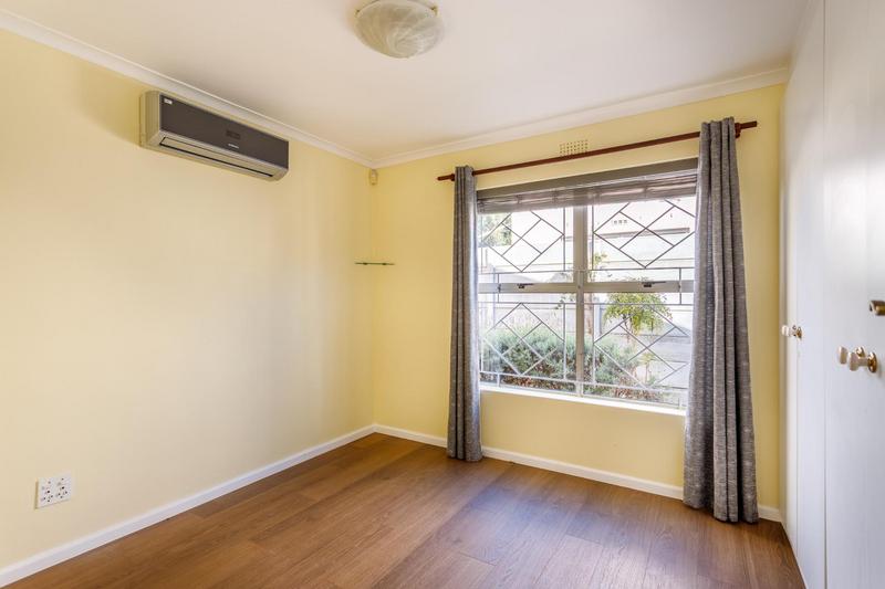 To Let 3 Bedroom Property for Rent in Pinelands Western Cape